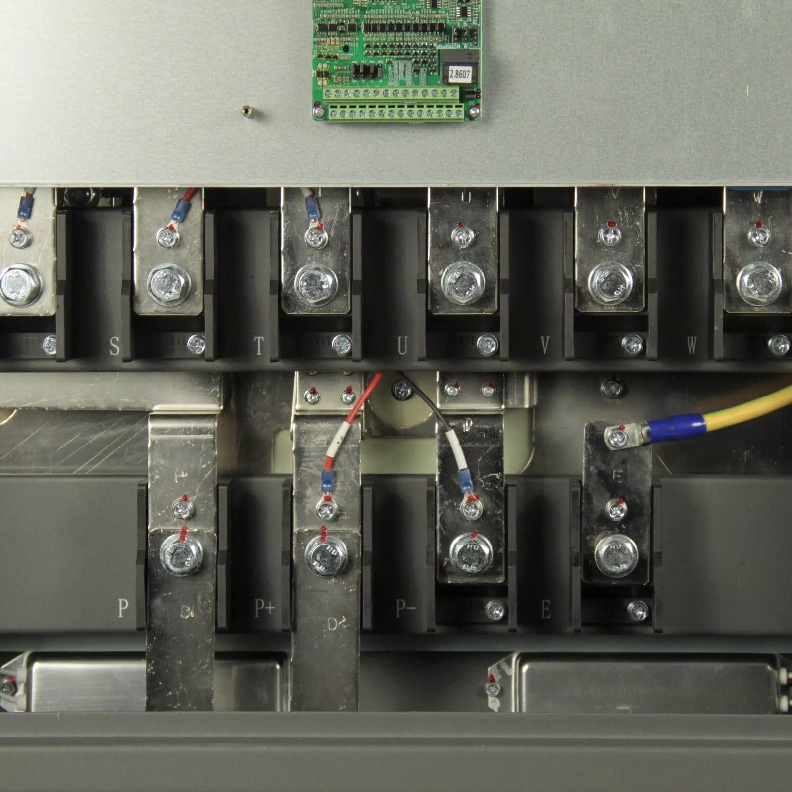 Частотный преобразователь ESQ-760-4T3150G/3550P 315/355кВт, 380В купить в интернет-магазине